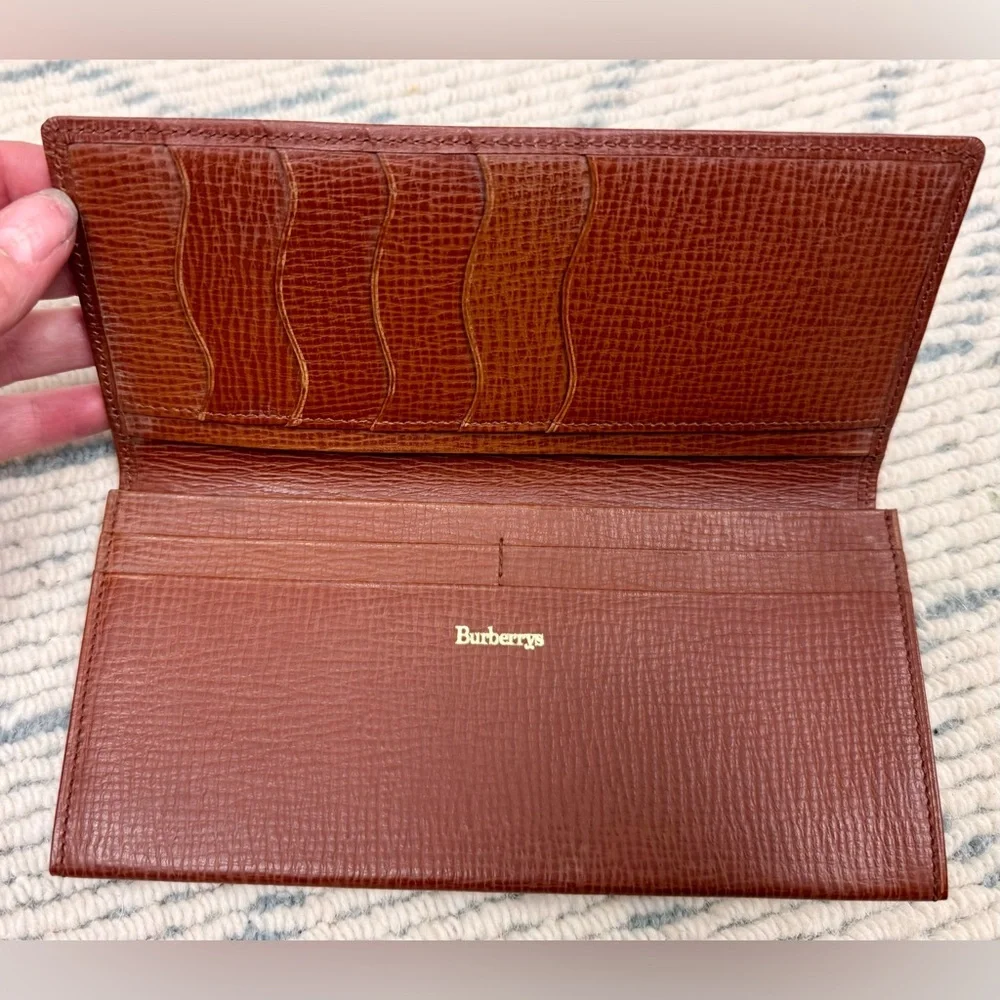 BURRBERRYS Vintage Rare 90’s Unisex Brown Textured Leather Long Bifold Wallet